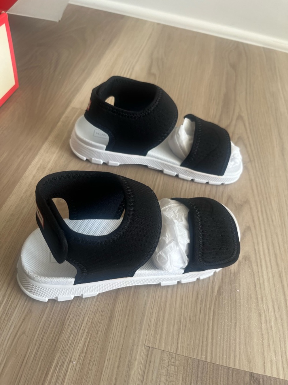 Hunter Kids Black and White Velcro Sport Sandals